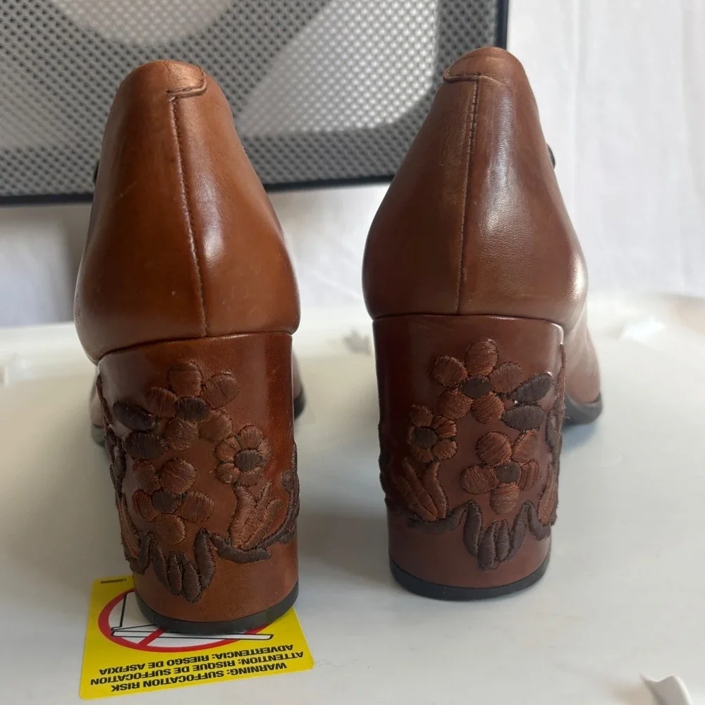 Pikolinos Pumps Womens 8.5 Brown Leather Embroidered Floral Block Heel Round Toe